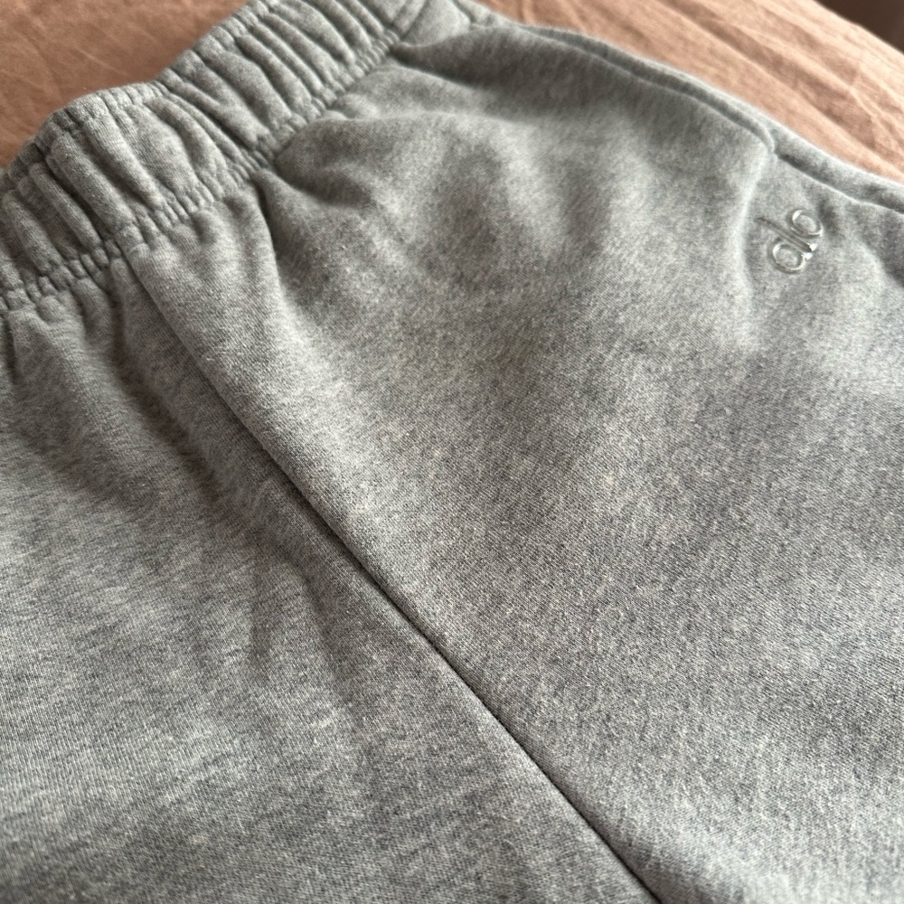 ALO Yoga Women's Sweat Shorts - Picture 3 of 6